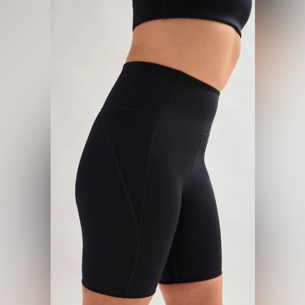 Girlfriend Collective Black Bike Shorts - Picture 4 of 7